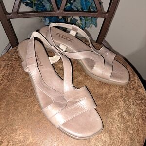 The Flexx Women's Tan Sandals